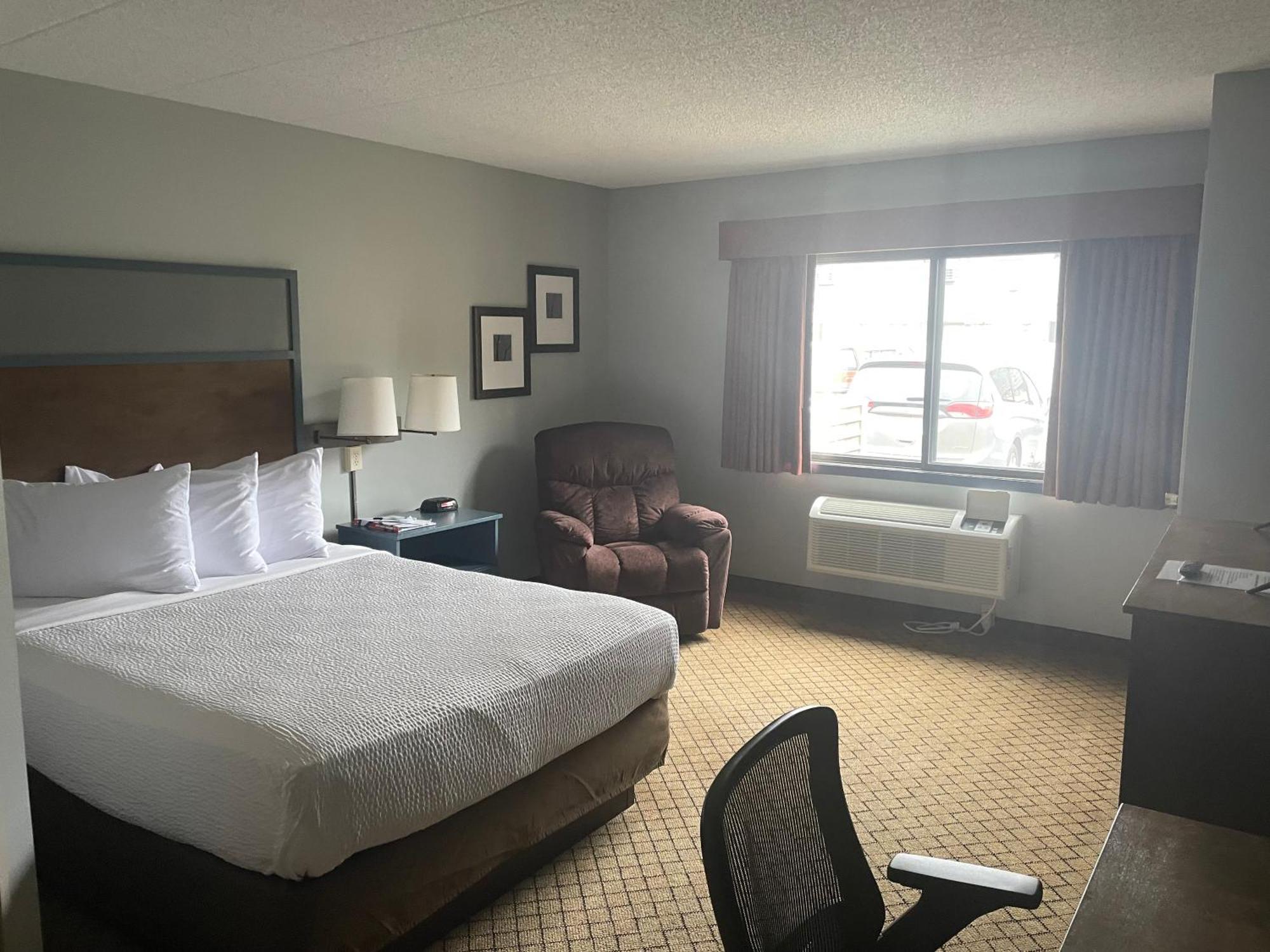 Americinn By Wyndham Hartford Wi Экстерьер фото