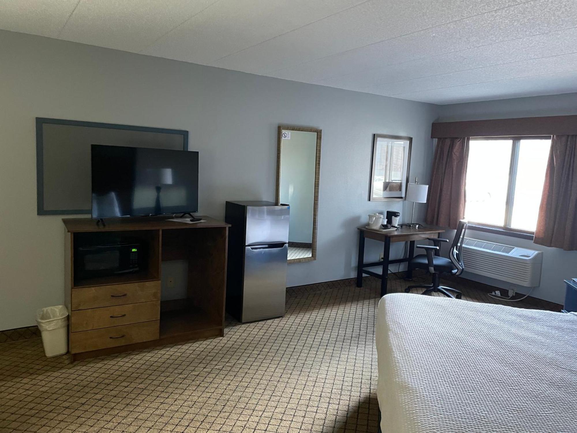 Americinn By Wyndham Hartford Wi Экстерьер фото
