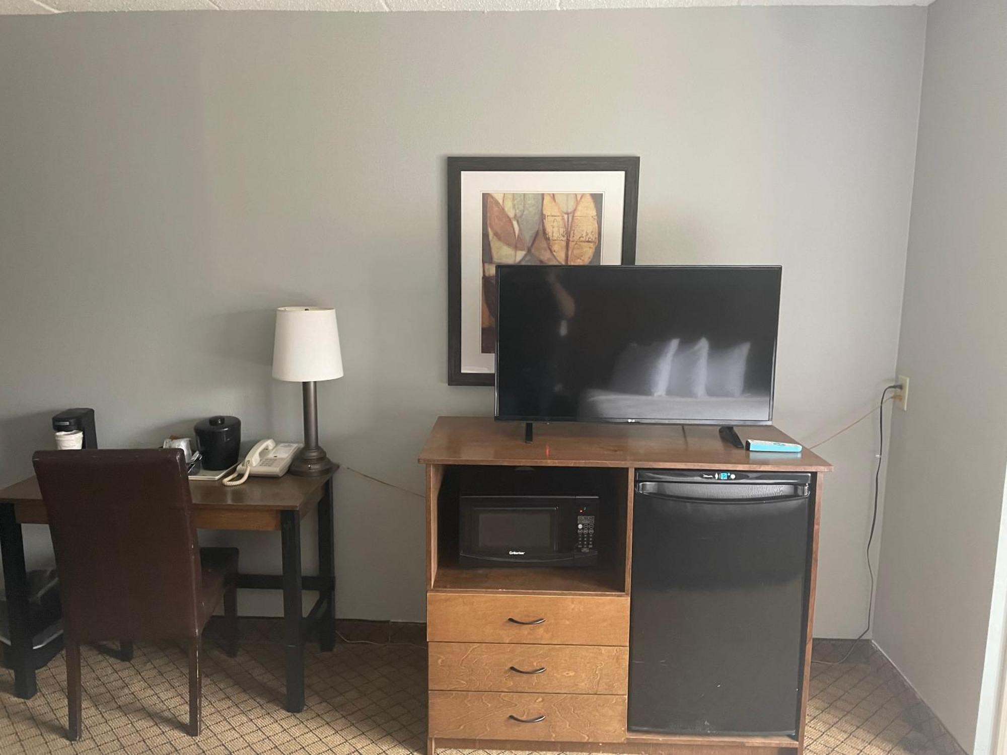 Americinn By Wyndham Hartford Wi Экстерьер фото