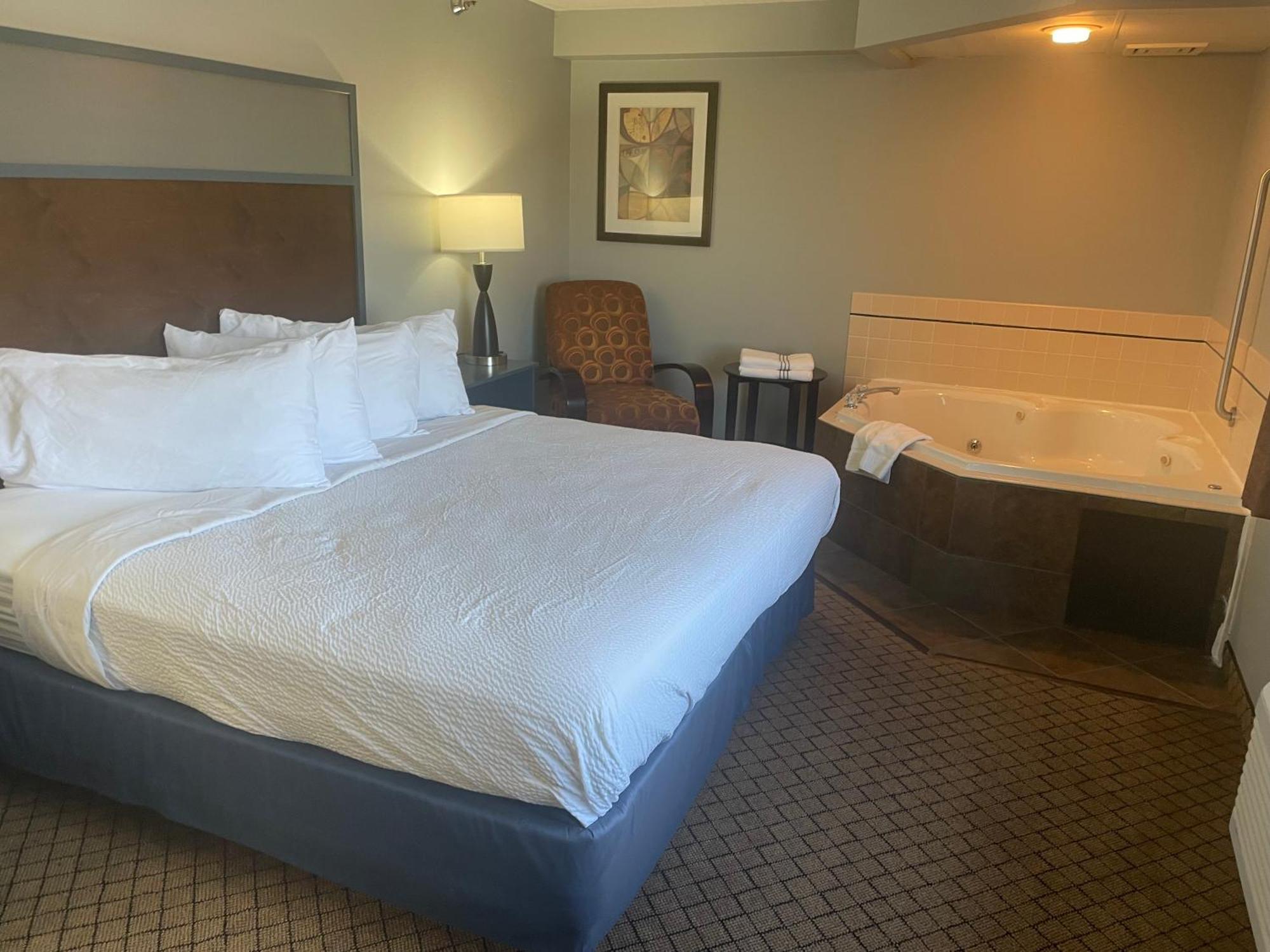 Americinn By Wyndham Hartford Wi Экстерьер фото