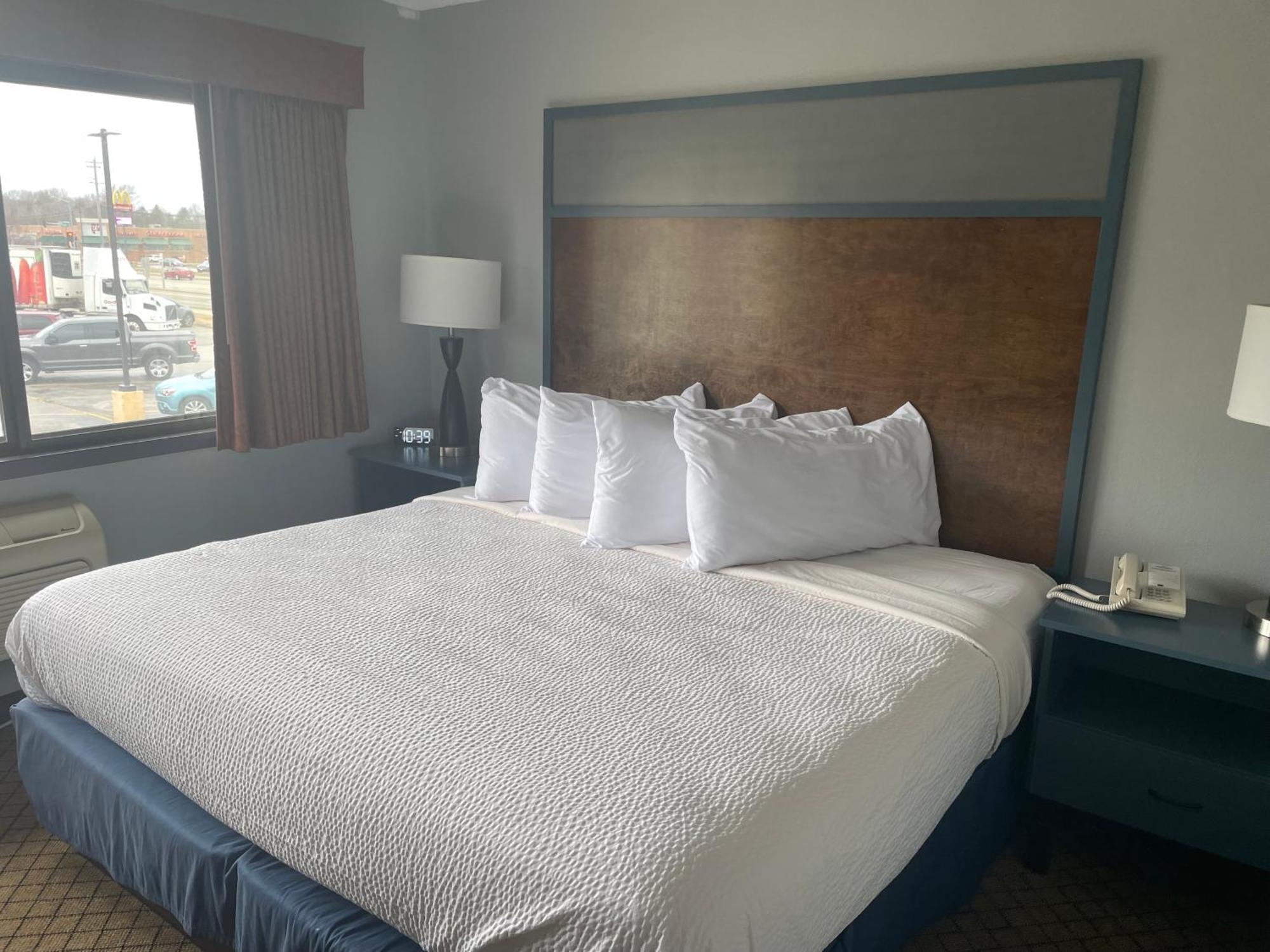 Americinn By Wyndham Hartford Wi Экстерьер фото