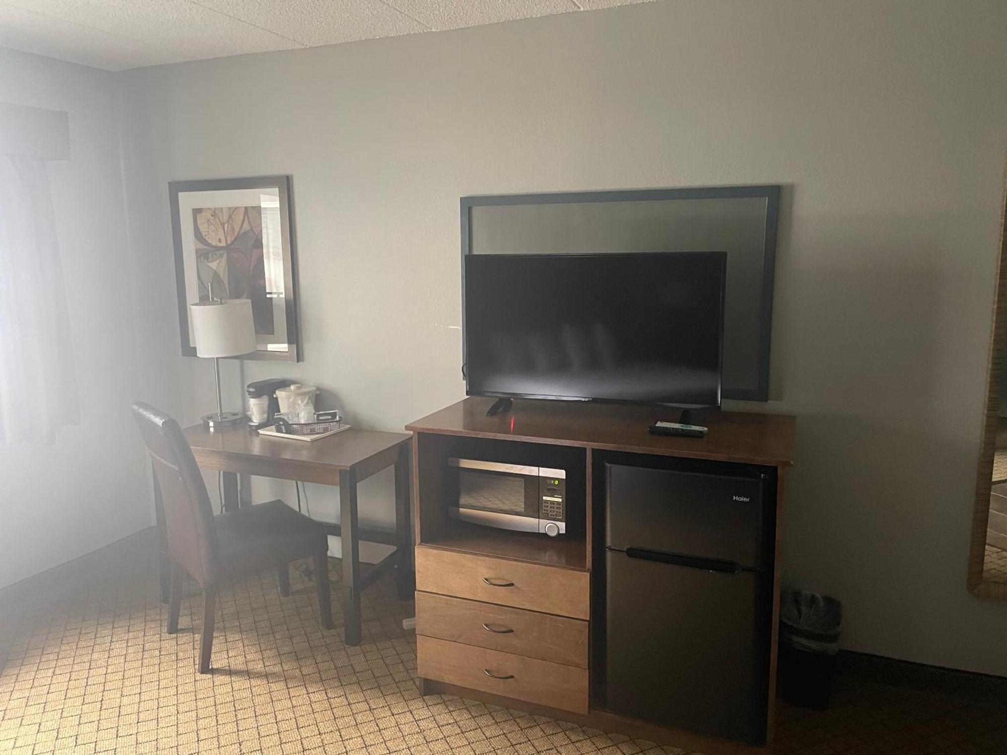 Americinn By Wyndham Hartford Wi Экстерьер фото