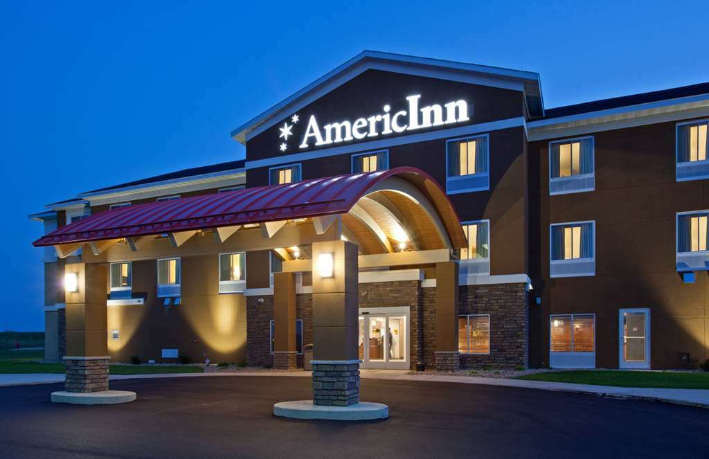 Americinn By Wyndham Hartford Wi Экстерьер фото